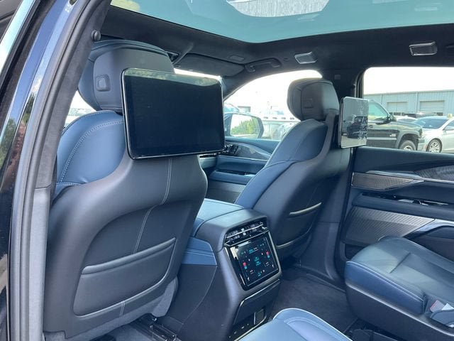 New 2025 Cadillac Escalade IQ Luxury 2 AWD/4WD image 17