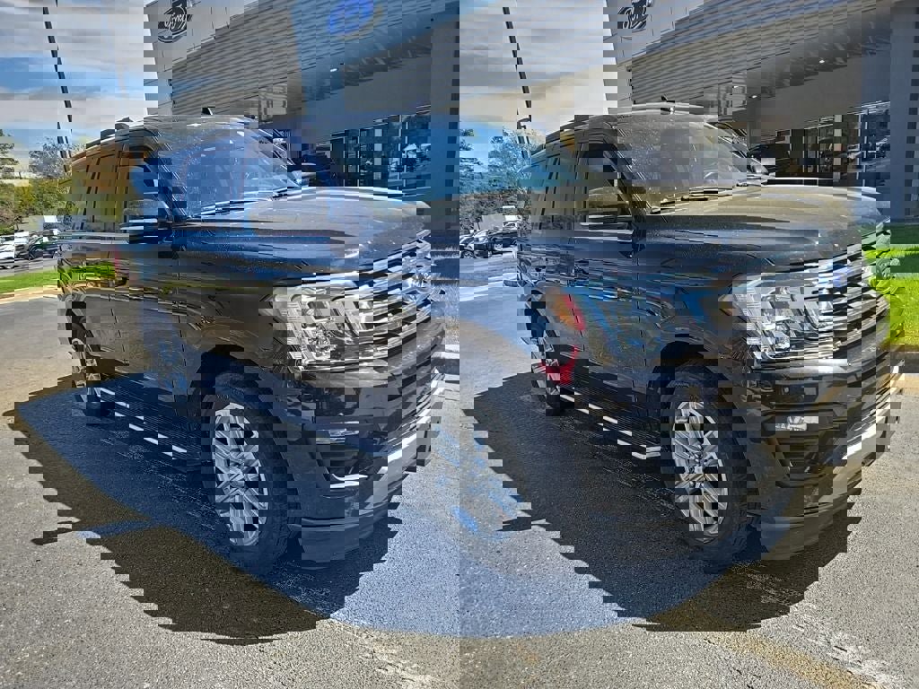 Certified 2020 Ford Expedition XLT w/ Equipment Group 202A image 2