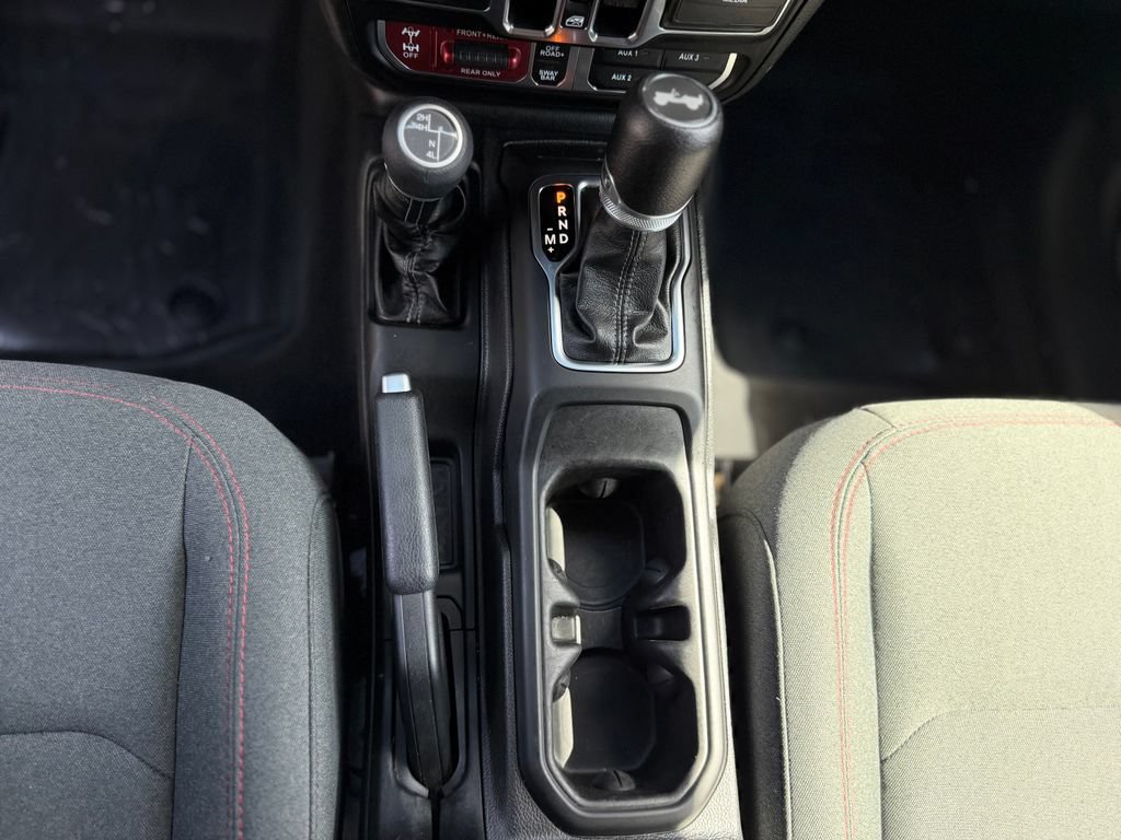 Used 2025 Jeep Wrangler Unlimited Rubicon w/ Safety Group AWD/4WD image 21