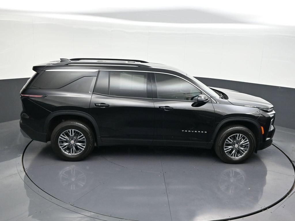 Used 2025 Chevrolet Traverse LT image 20