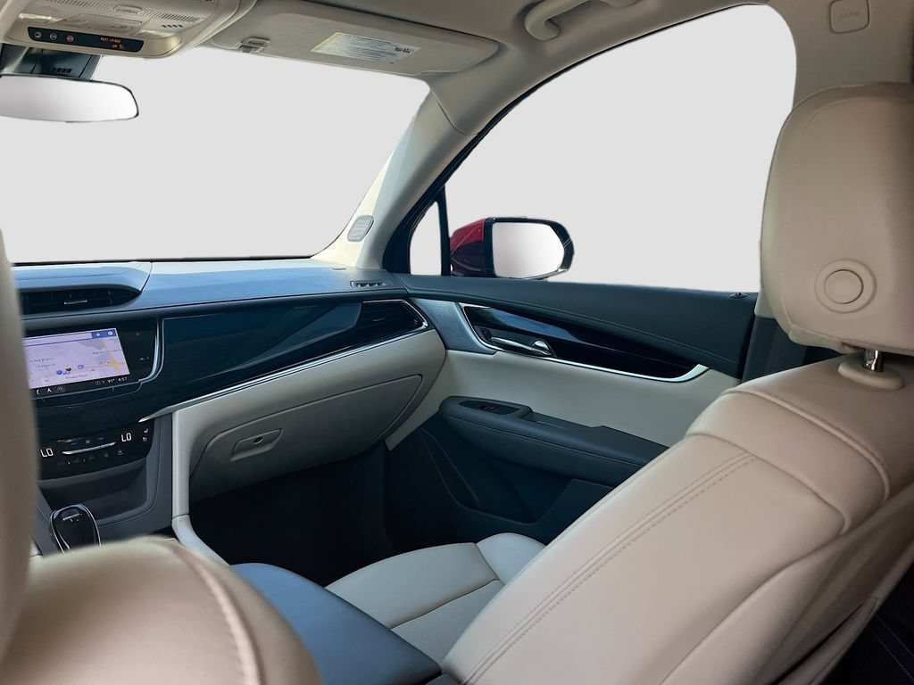 Used 2025 Cadillac XT6 Premium Luxury FWD image 25