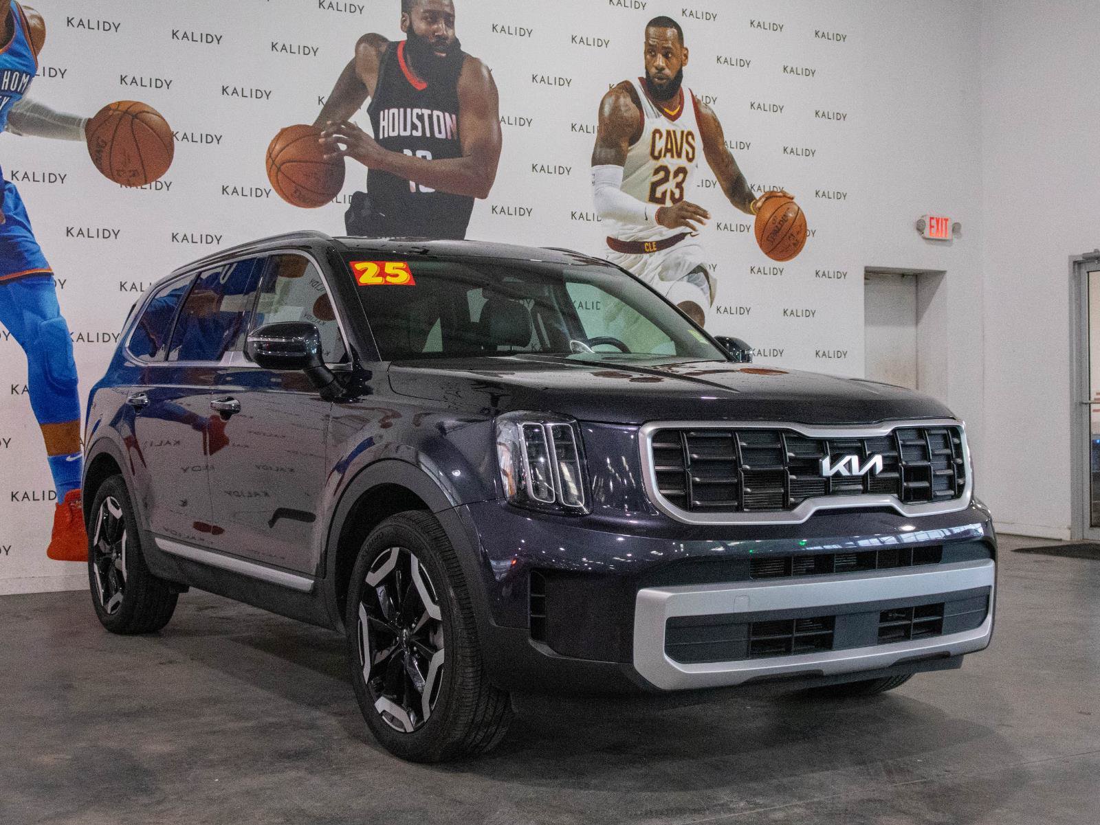 Used 2025 Kia Telluride S FWD image 20