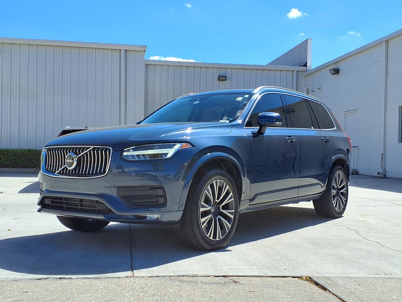 Used 2020 Volvo XC90 T5 Momentum w/ Protection Package Premier image 1