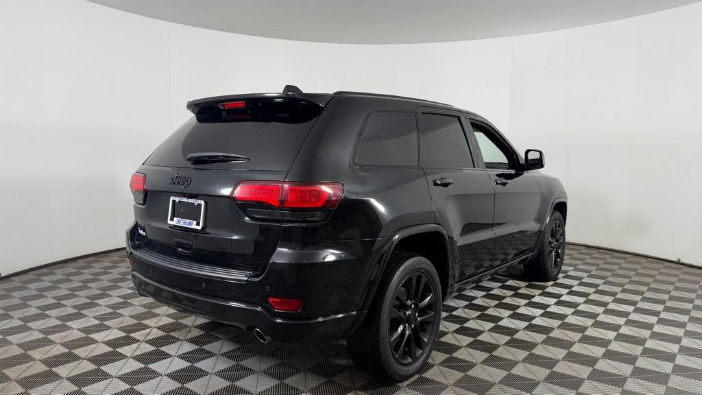 Used 2019 Jeep Grand Cherokee Altitude AWD/4WD image 9