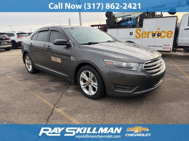 Used 2015 Ford Taurus SEL image 1