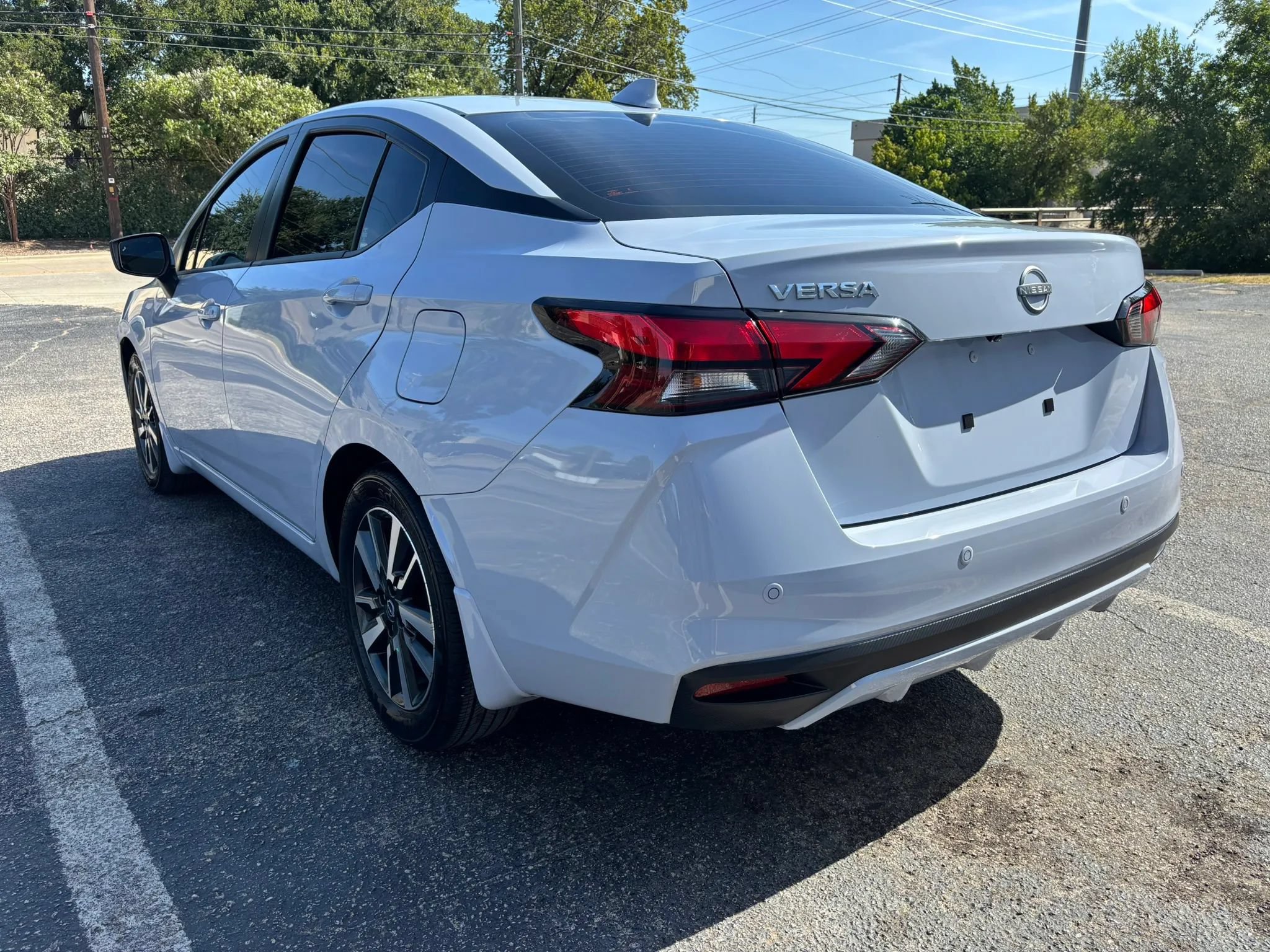 Used 2025 Nissan Versa SV w/ Trunk Package FWD image 3