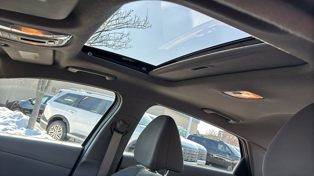 Used 2025 Hyundai Elantra SEL image 25