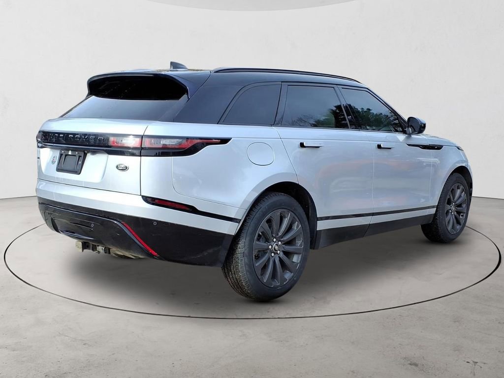 Certified 2022 Land Rover Range Rover Velar R-Dynamic S image 5