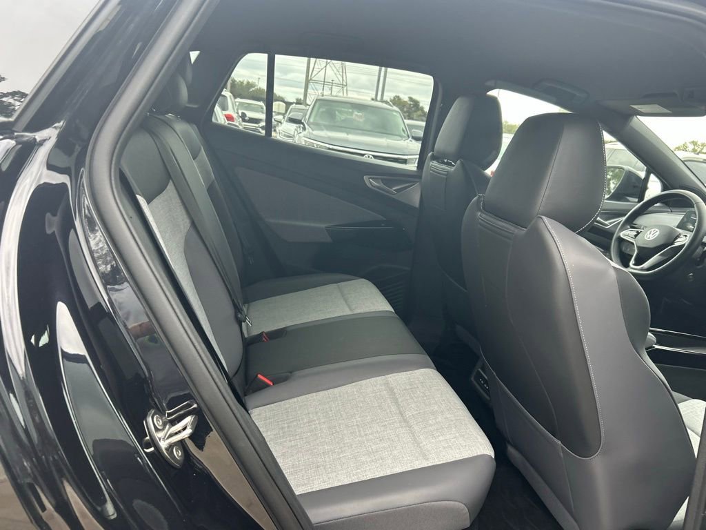 Used 2024 Volkswagen ID.4 2WD image 39