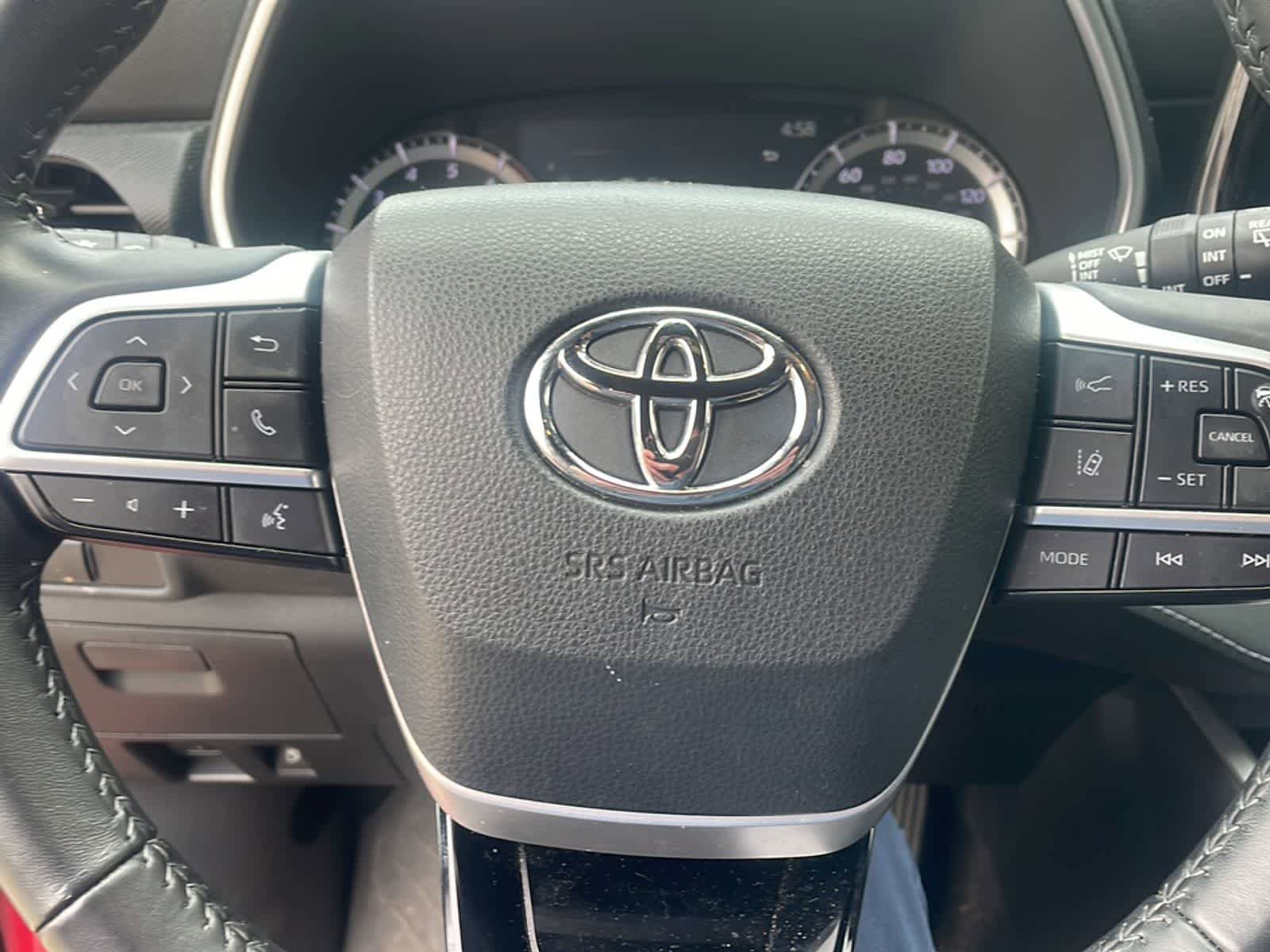 Used 2023 Toyota Highlander XSE image 18