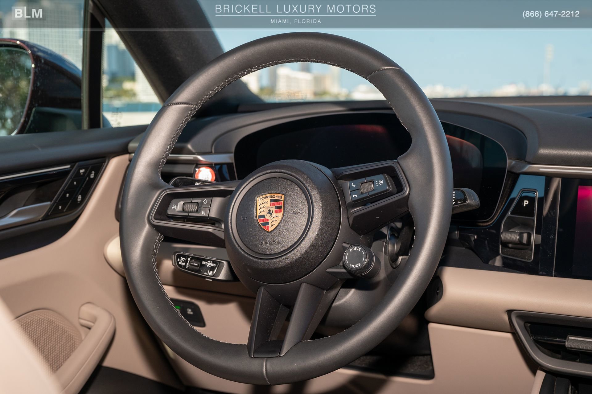 Used 2025 Porsche Macan 4 Electric image 22