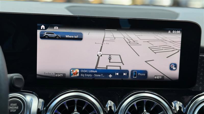 Used 2024 Mercedes-Benz GLB 250 4MATIC image 40