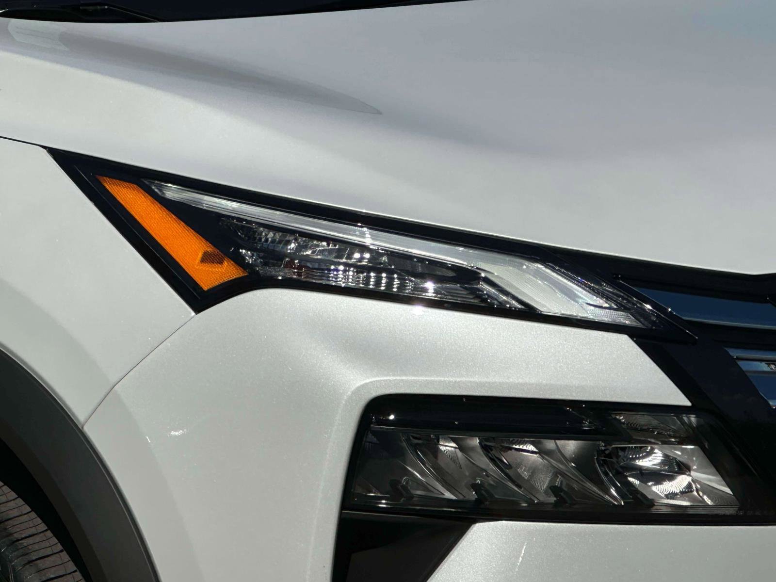 Used 2026 Nissan Rogue SV image 8