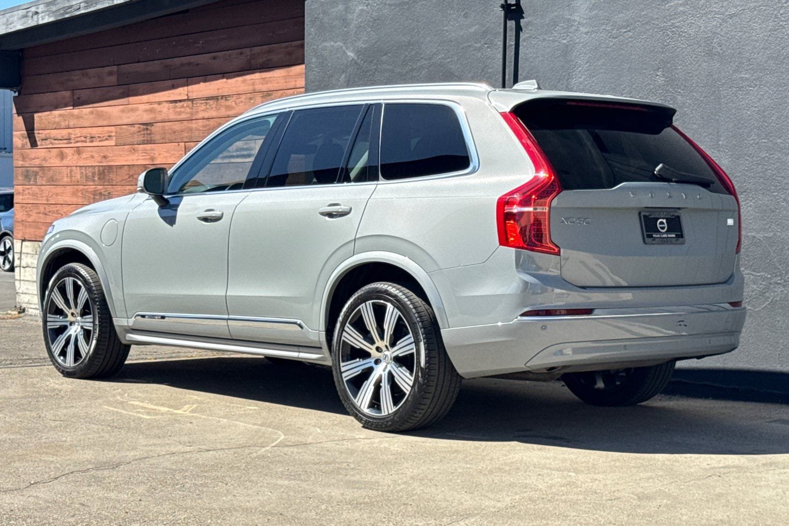 Used 2024 Volvo XC90 T8 Core w/ Protection Package Premier AWD/4WD image 6