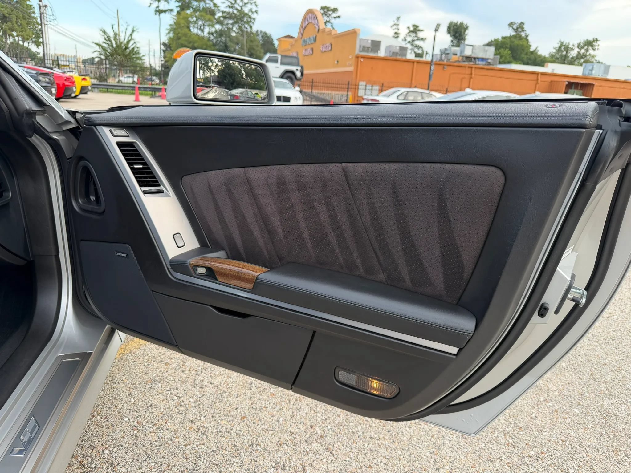 Used 2007 Cadillac XLR V RWD image 18