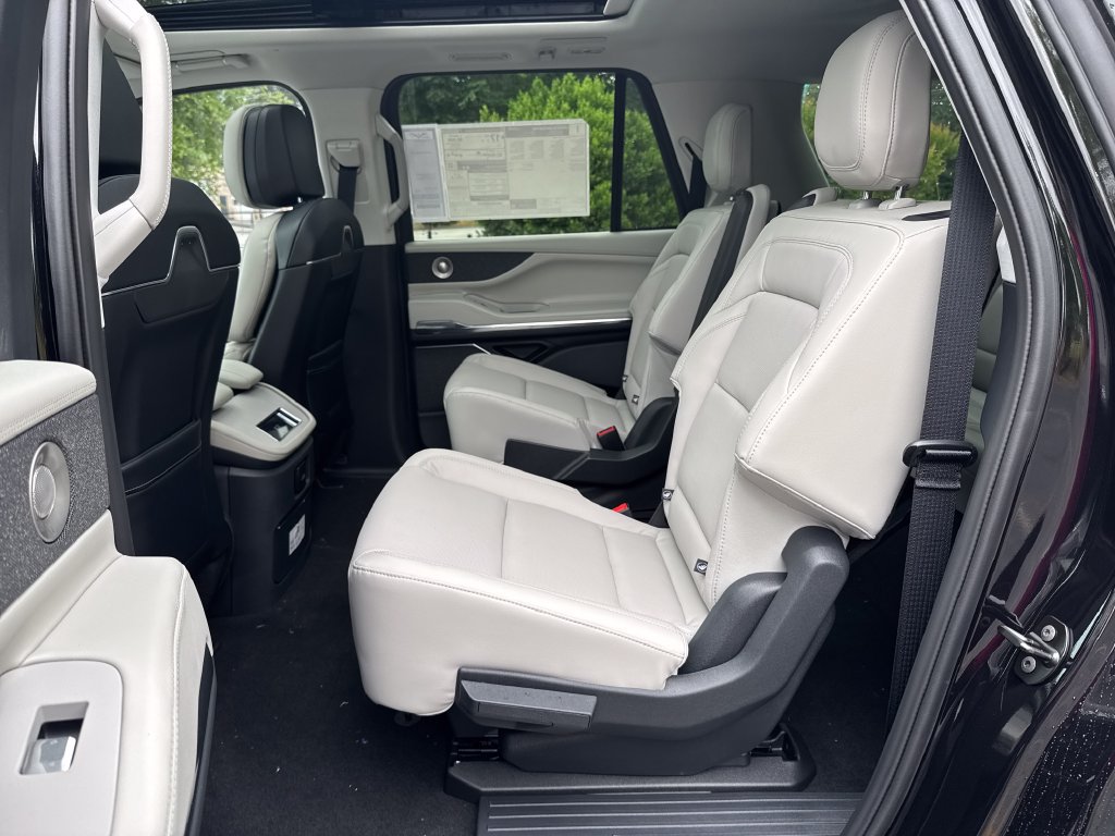 New 2026 Lincoln Navigator L Reserve AWD/4WD image 27