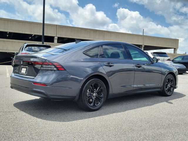 Certified 2025 Honda Accord SE image 4