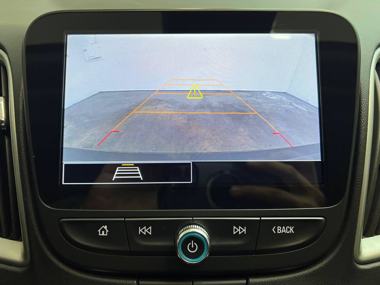 Used 2022 Chevrolet Malibu LS FWD image 19