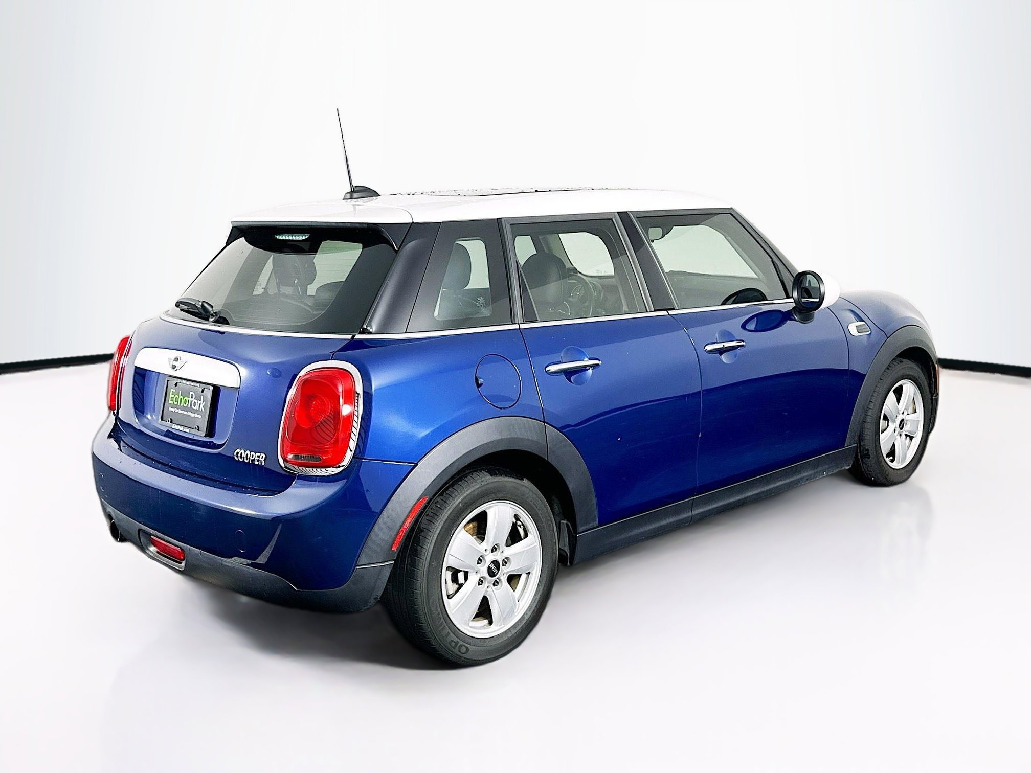 Used 2015 MINI Cooper 4-Door Hardtop FWD image 9