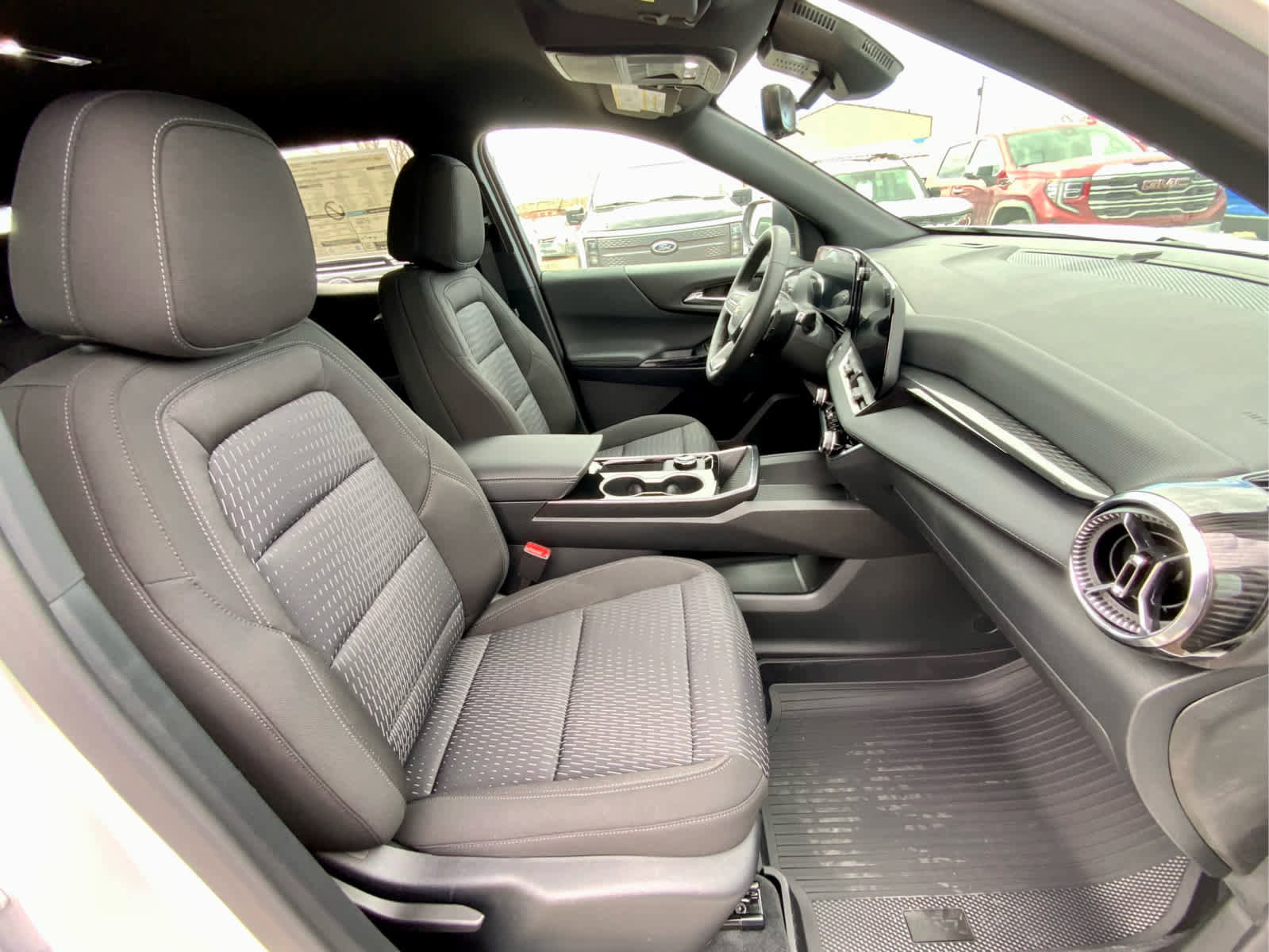 New 2026 Chevrolet Equinox LT w/ Safety and Technology Package AWD/4WD image 23