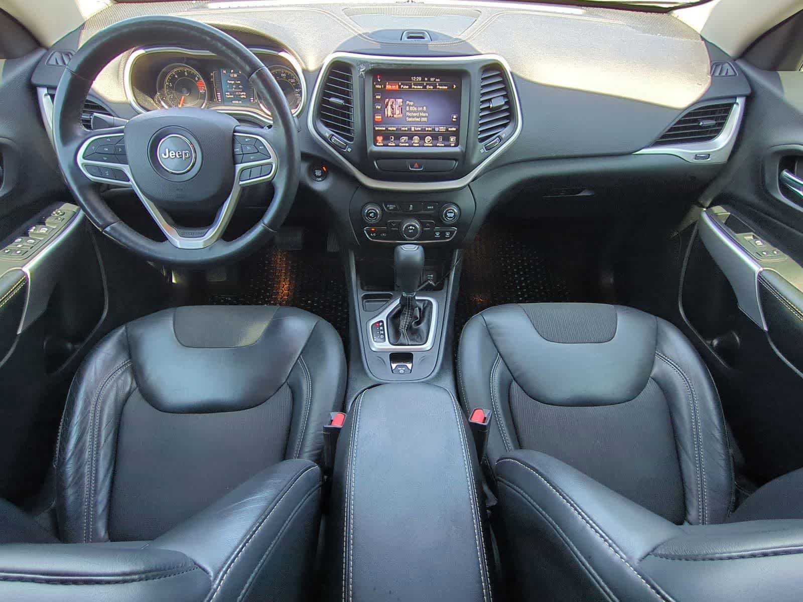 Used 2018 Jeep Cherokee Latitude Plus w/ Cold Weather Group FWD image 15