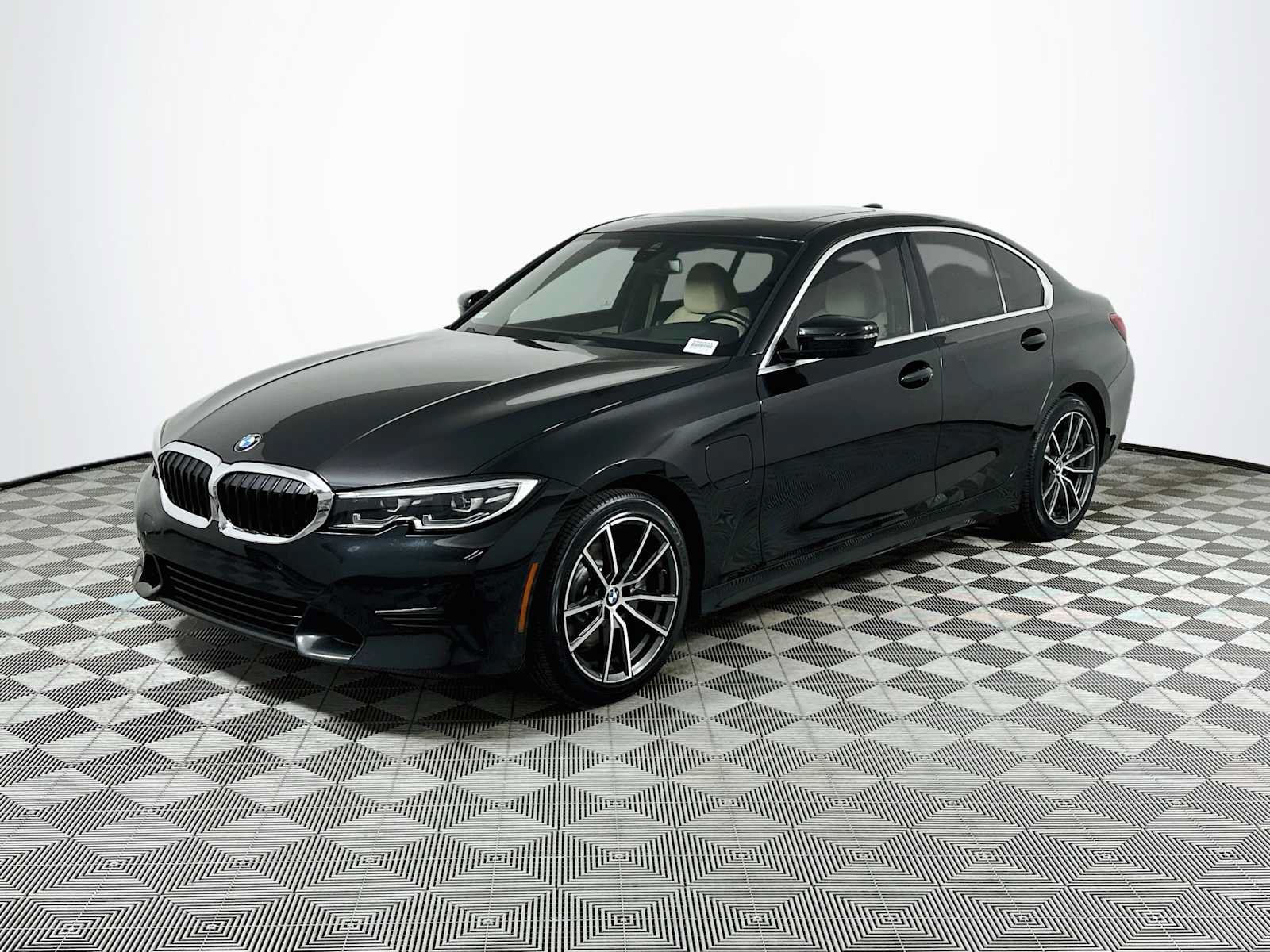 Used 2021 BMW 330e w/ Premium Package RWD image 3