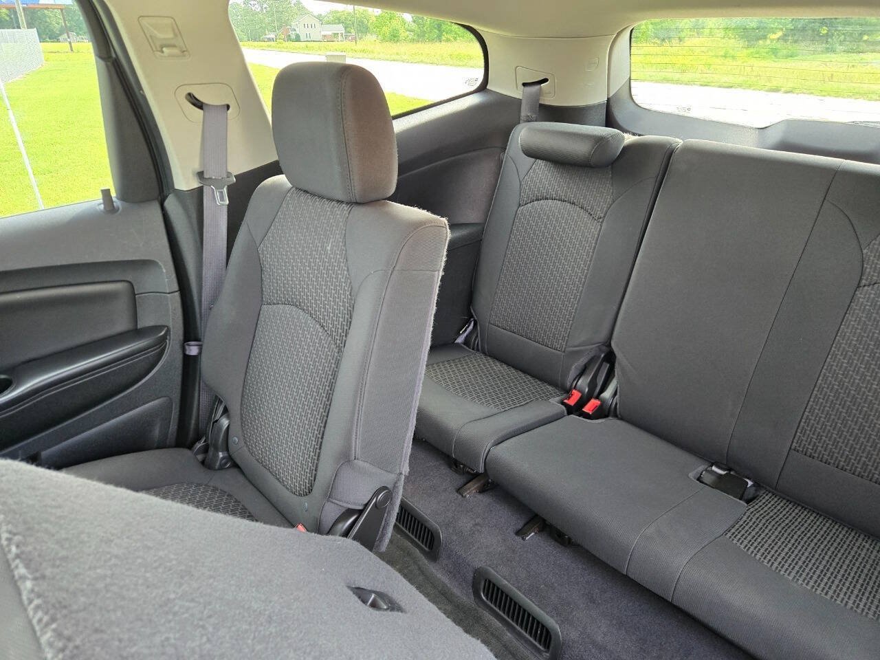 Used 2012 Chevrolet Traverse LT FWD image 12