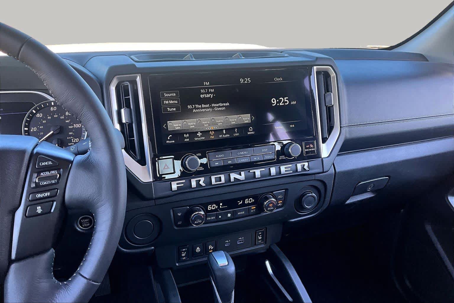 Used 2025 Nissan Frontier SV w/ SV Convenience Package RWD image 7