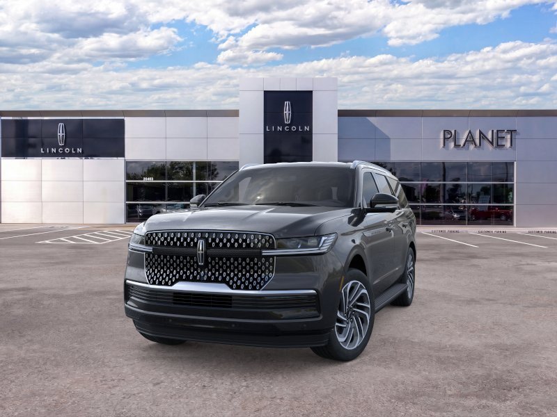New 2026 Lincoln Navigator Premiere AWD/4WD image 2