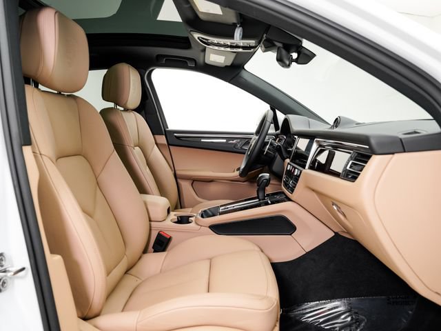 Certified 2026 Porsche Macan AWD/4WD image 25
