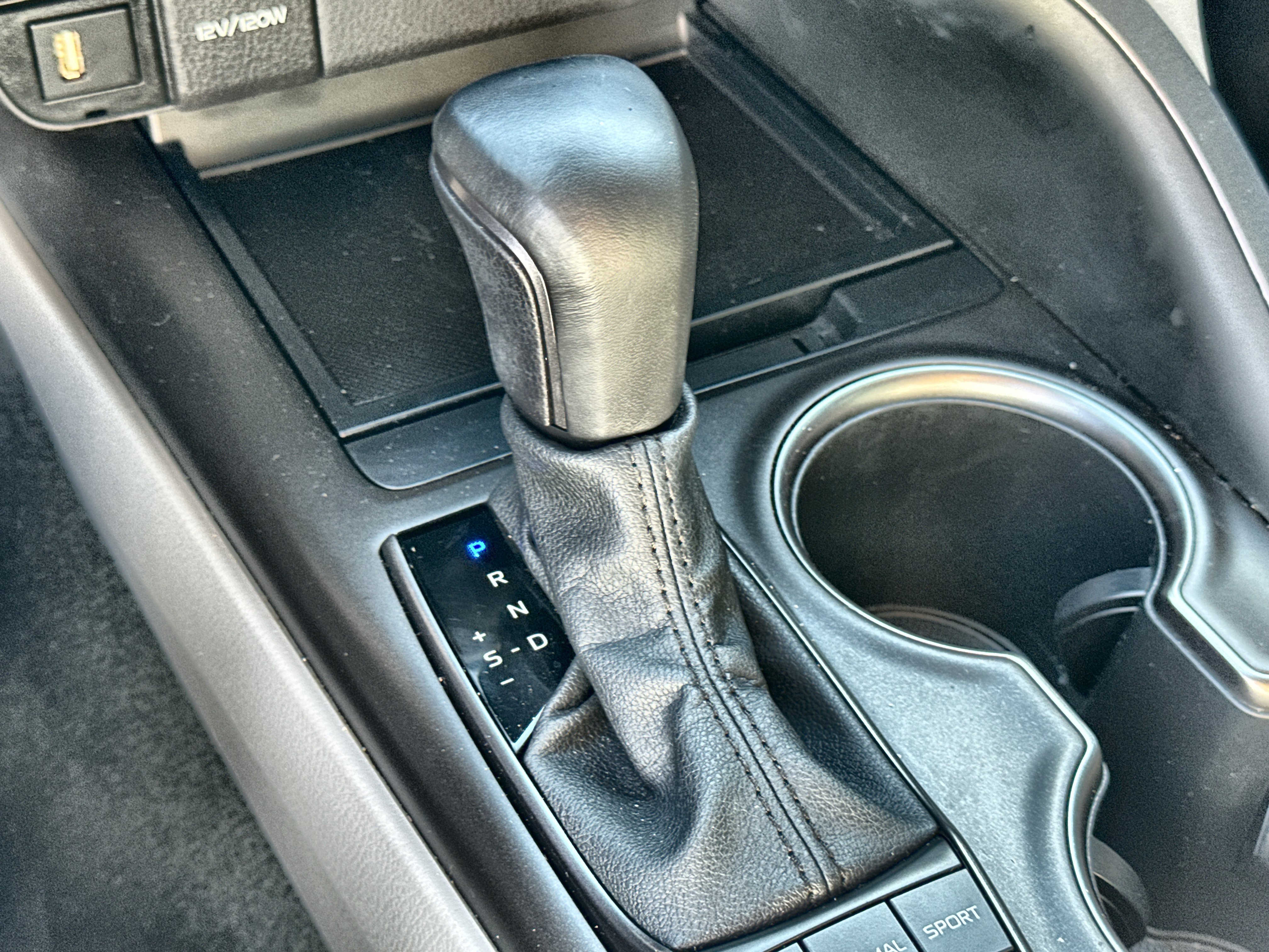 Used 2023 Toyota Camry SE image 15