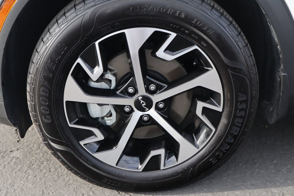 Used 2025 Kia Sportage EX AWD/4WD image 14