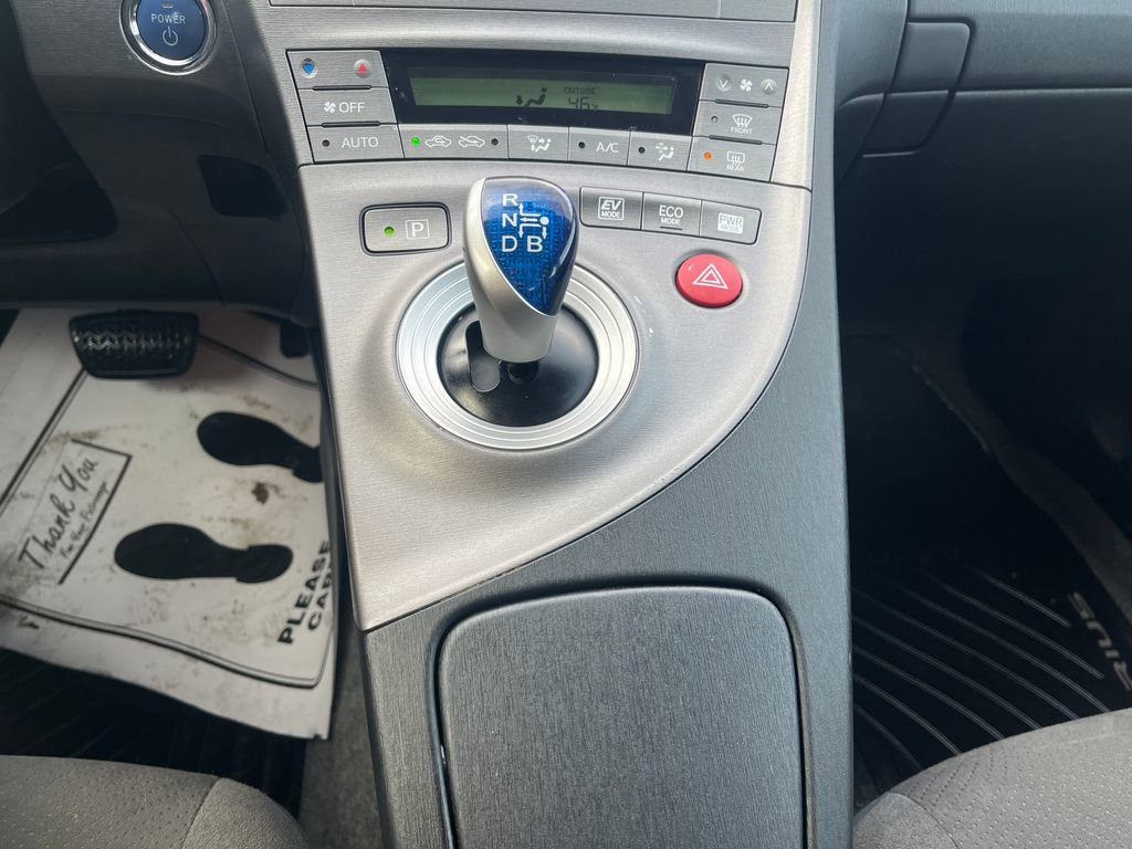 Used 2015 Toyota Prius Three image 18