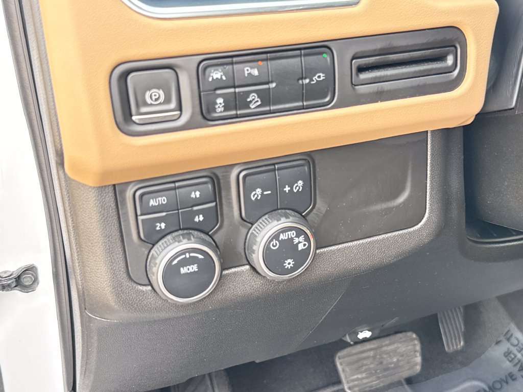 Used 2021 Chevrolet Tahoe Premier AWD/4WD image 14