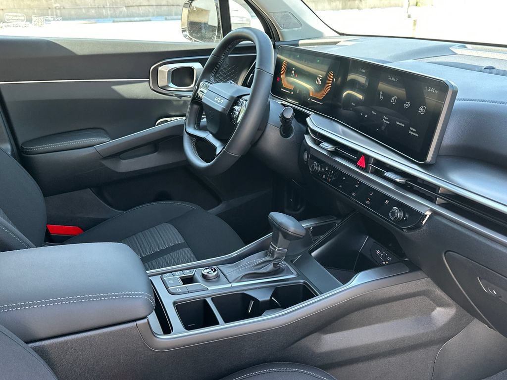 New 2026 Kia Sorento LX FWD image 10