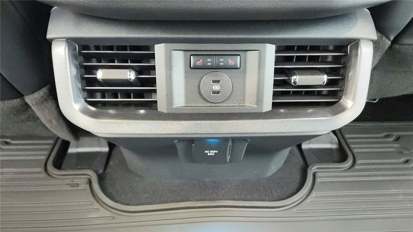 Used 2025 Ford F150 Platinum AWD/4WD image 18