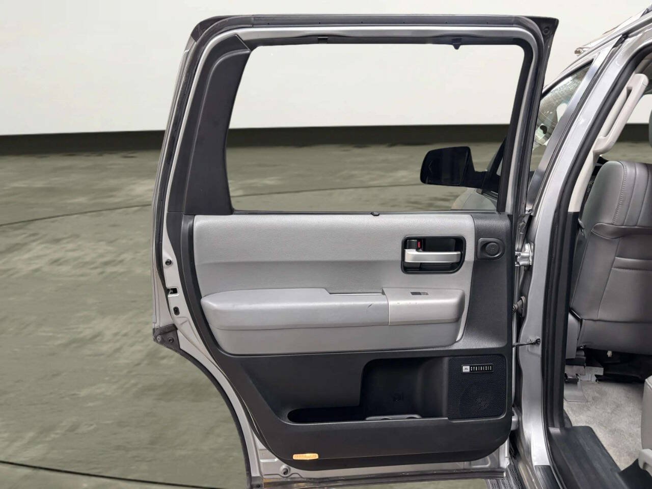 Used 2008 Toyota Sequoia Limited AWD/4WD image 19