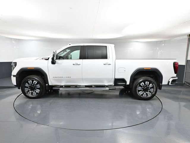 Used 2025 GMC Sierra 3500 Denali image 11