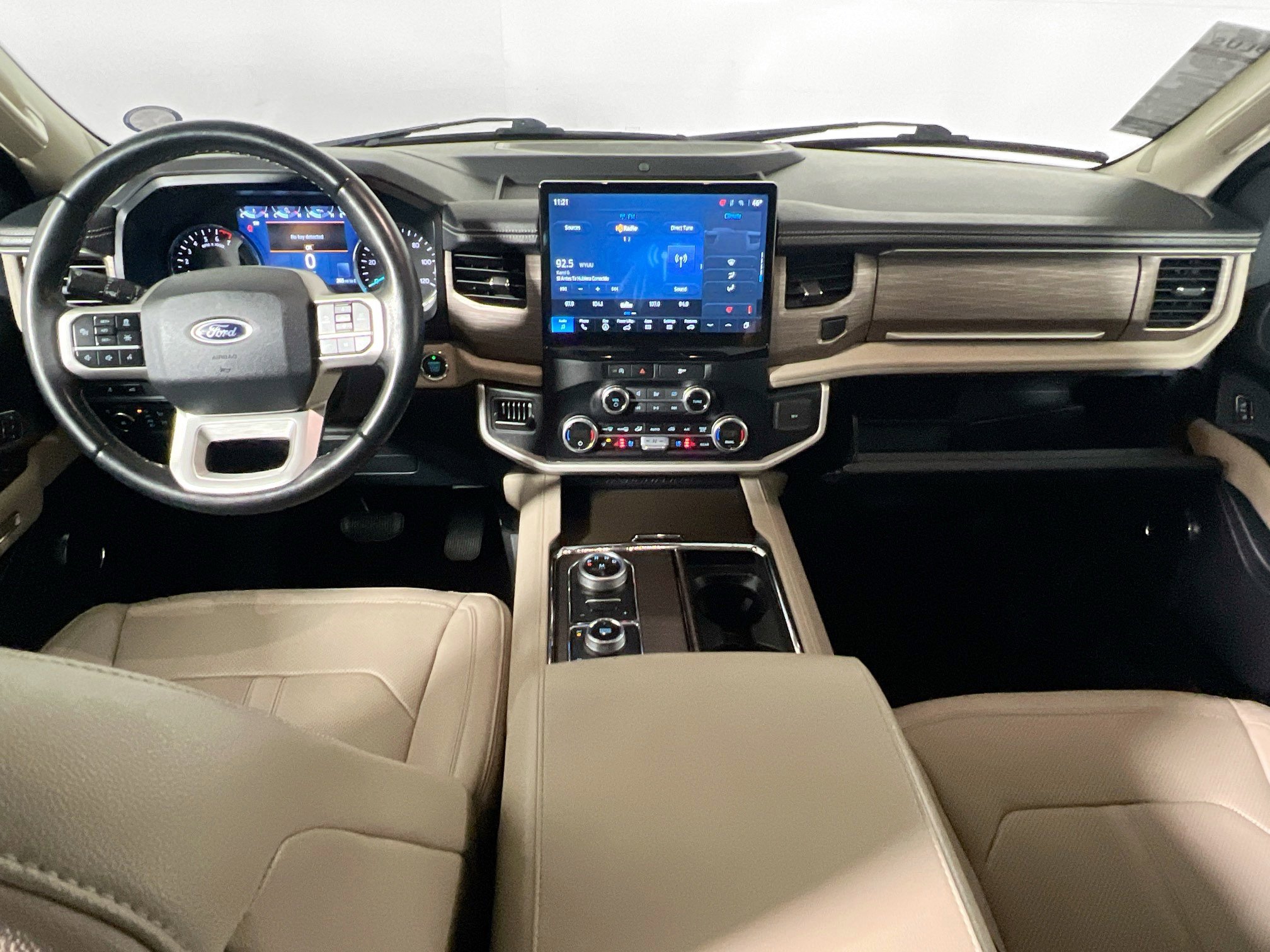 Used 2023 Ford Expedition Max Limited image 30