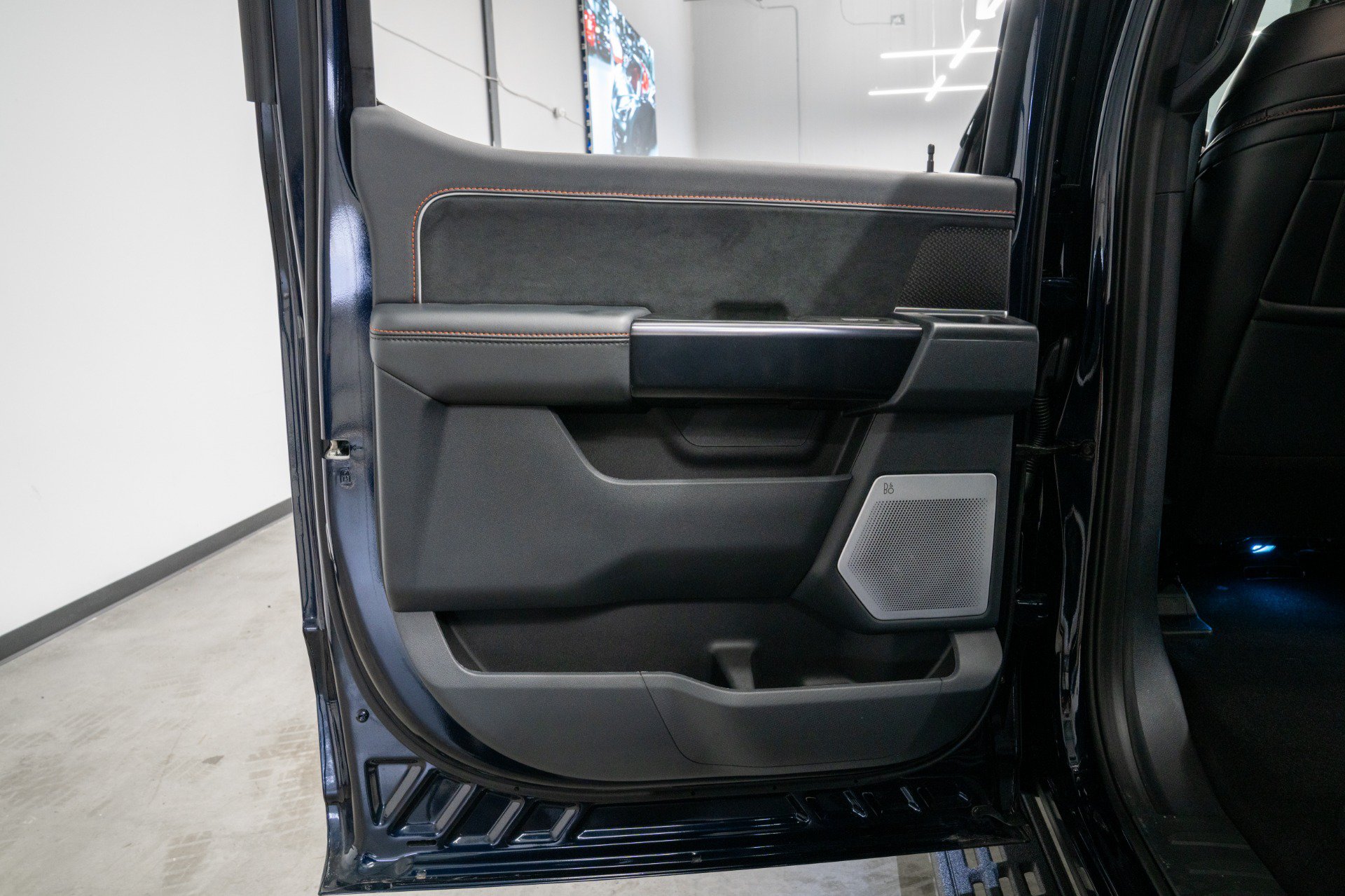 Used 2025 Ford F150 Raptor w/ Equipment Group 803A Raptor R AWD/4WD image 47