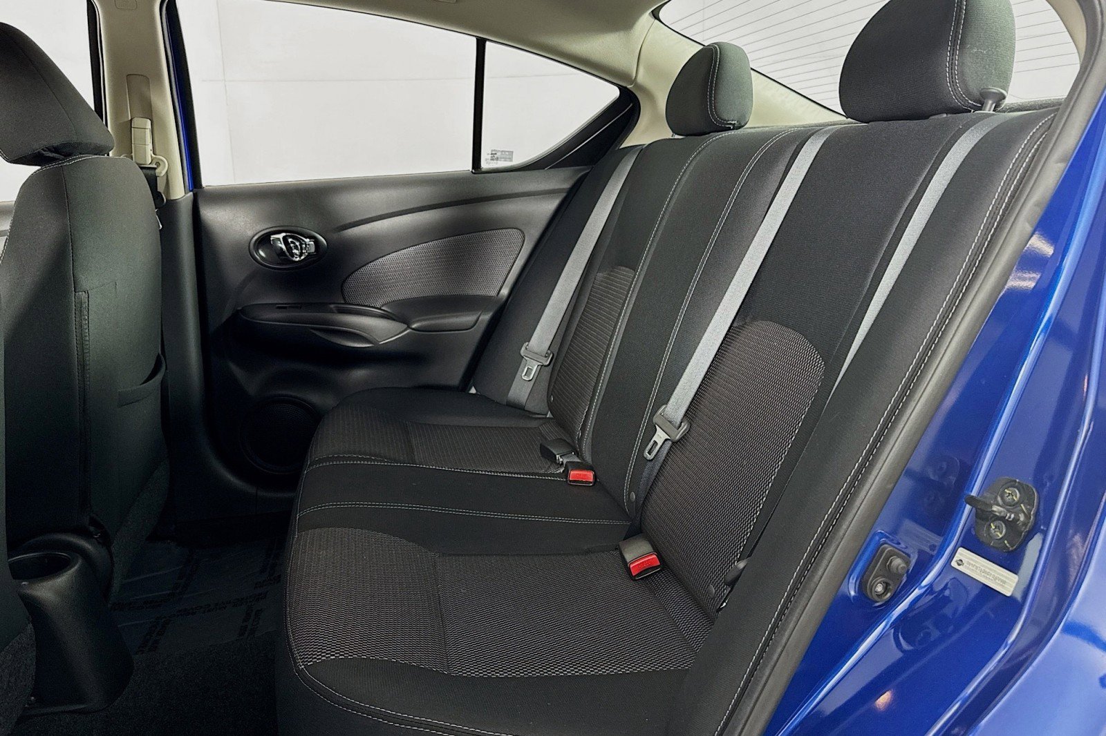 Used 2014 Nissan Versa SV w/ Convenience Package image 7