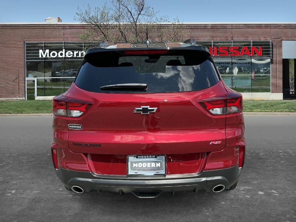 Used 2023 Chevrolet TrailBlazer RS w/ Sun and Liftgate Package FWD image 3