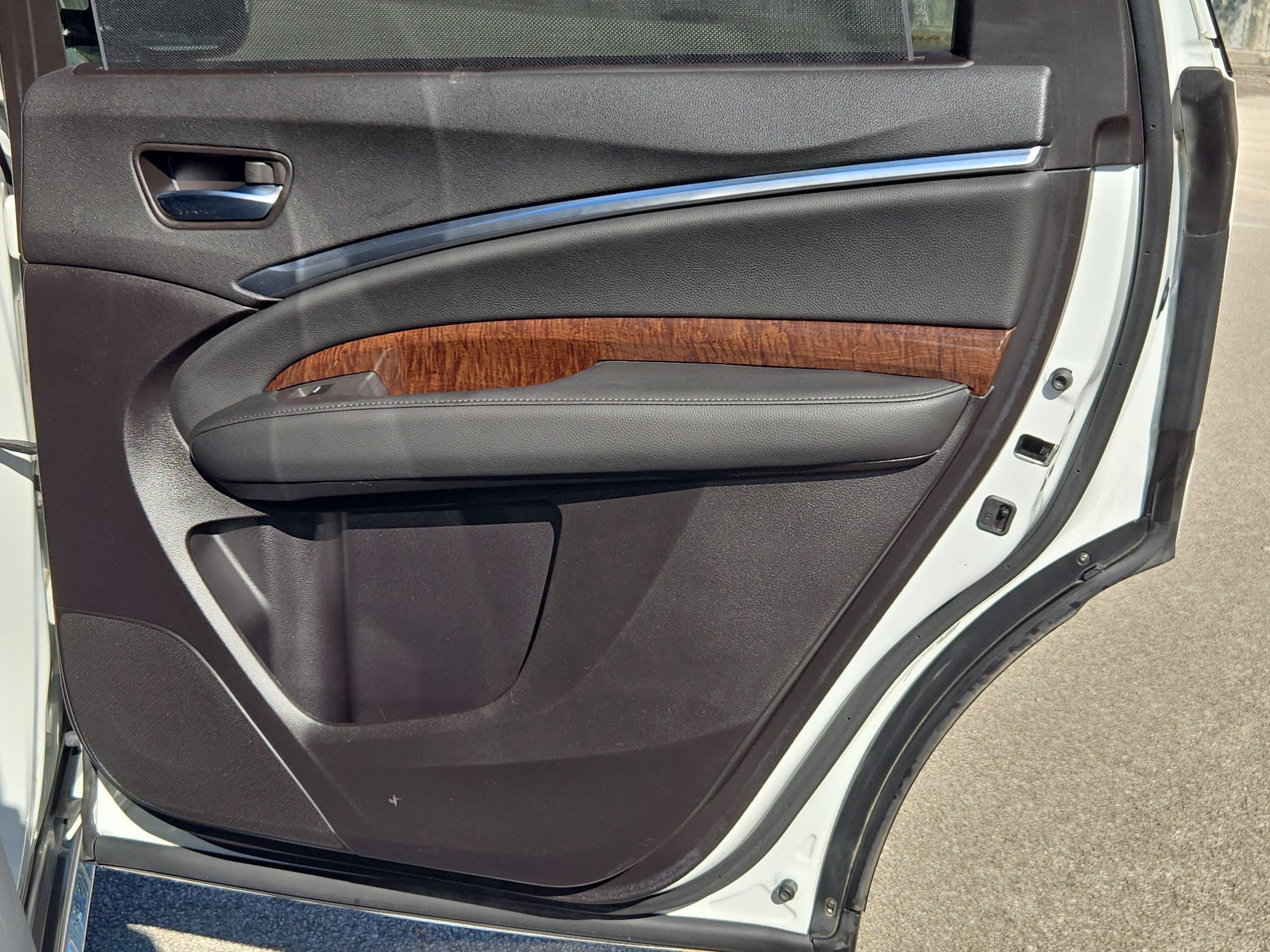 Used 2018 Acura MDX w/ Tech & Entertainment Pkg FWD image 23