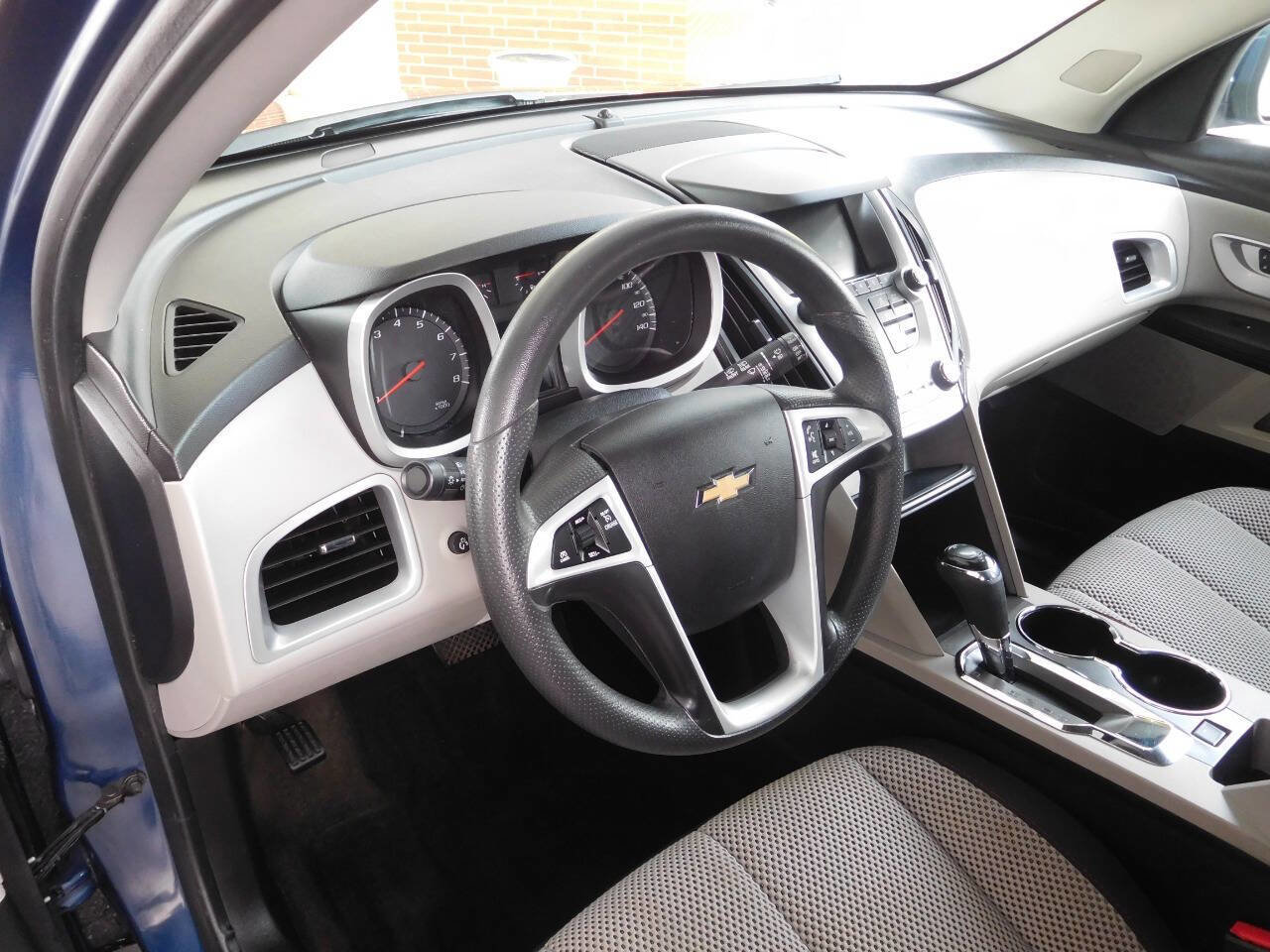 Used 2017 Chevrolet Equinox LT image 15