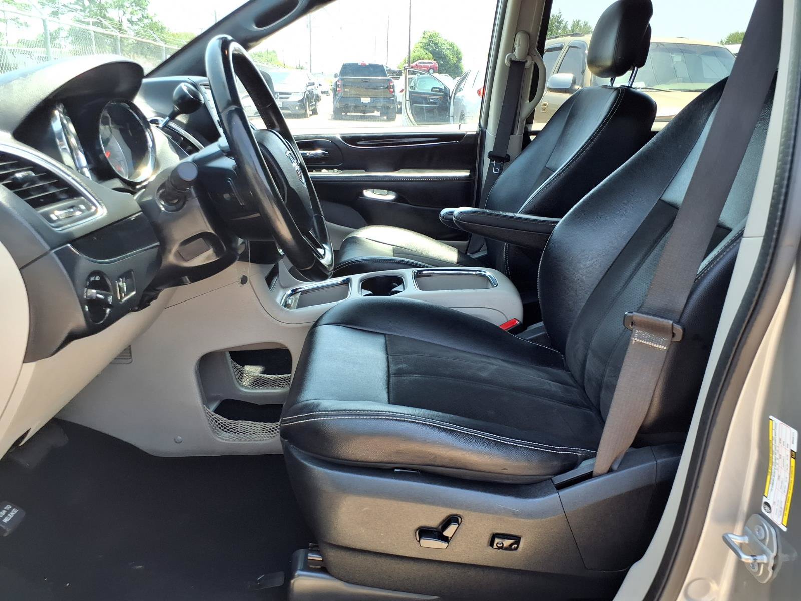 Used 2019 Dodge Grand Caravan SXT FWD image 20