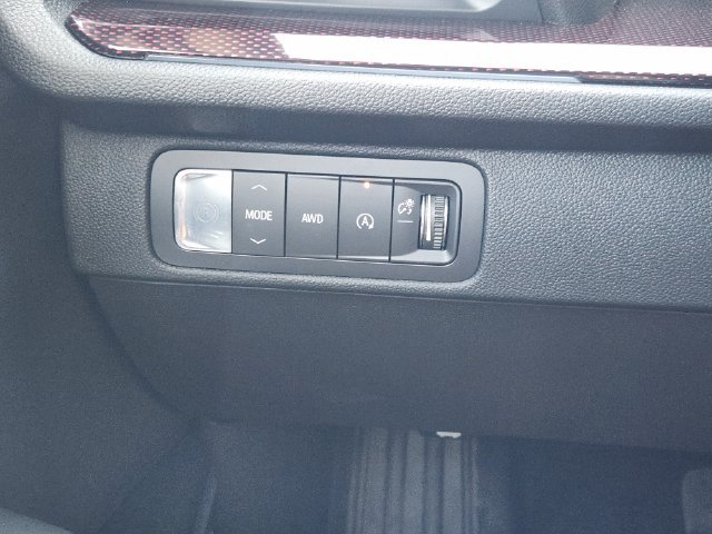 Used 2026 Chevrolet Traverse RS w/ LPO, Floor Liner Package AWD/4WD image 24