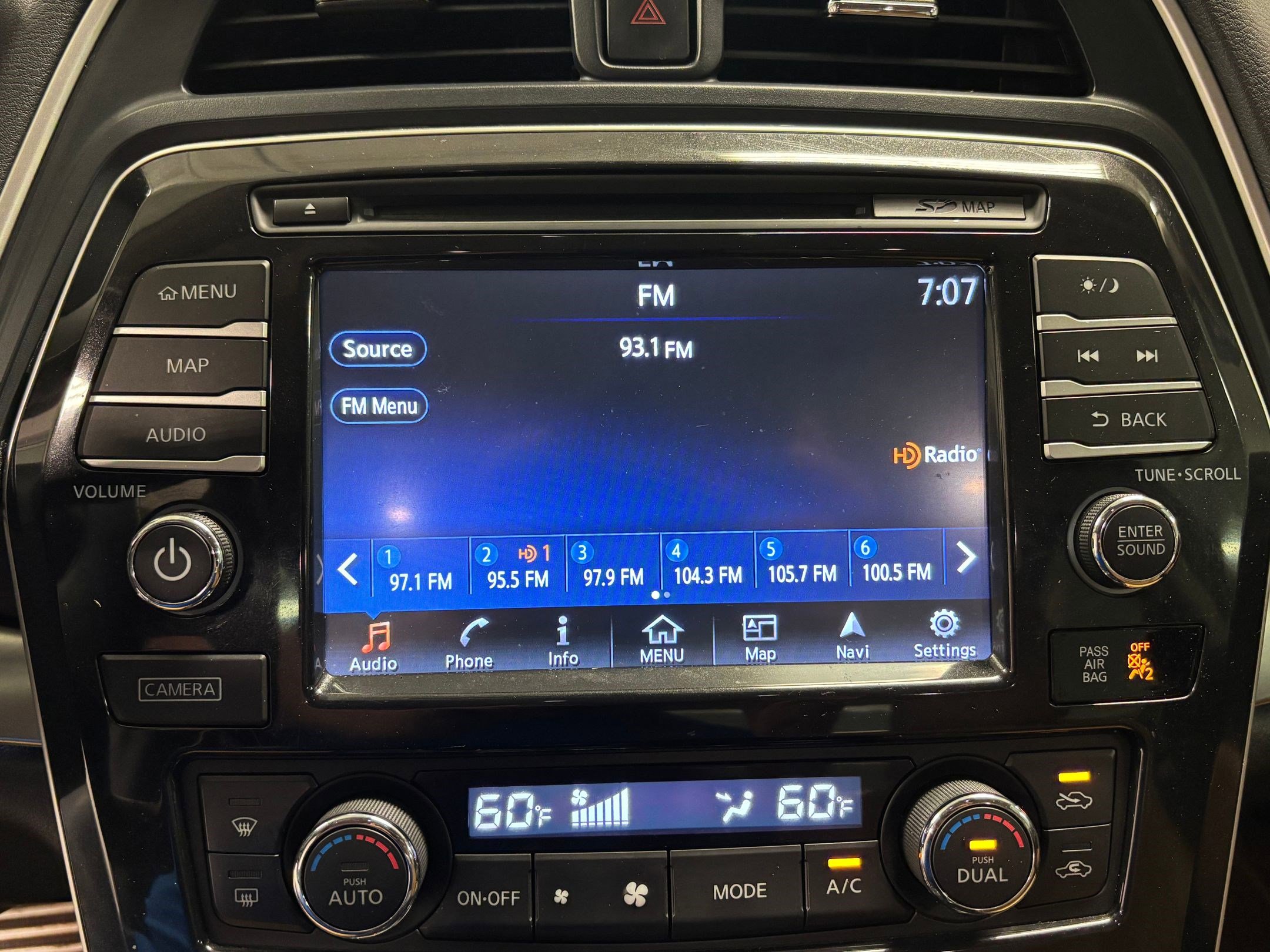 Used 2017 Nissan Maxima SR image 24