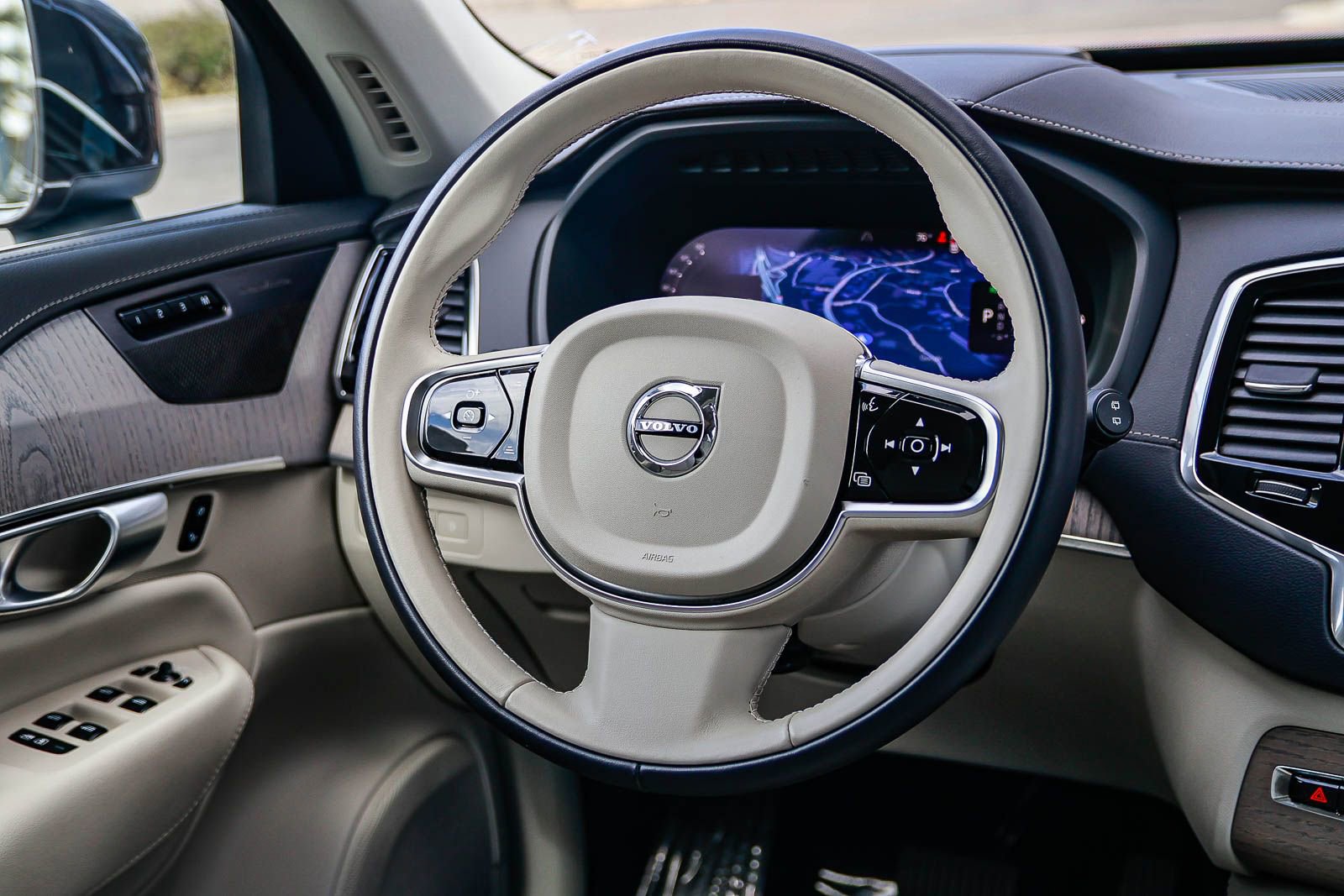 Used 2024 Volvo XC90 T8 Ultimate w/ Protection Package Premier image 17