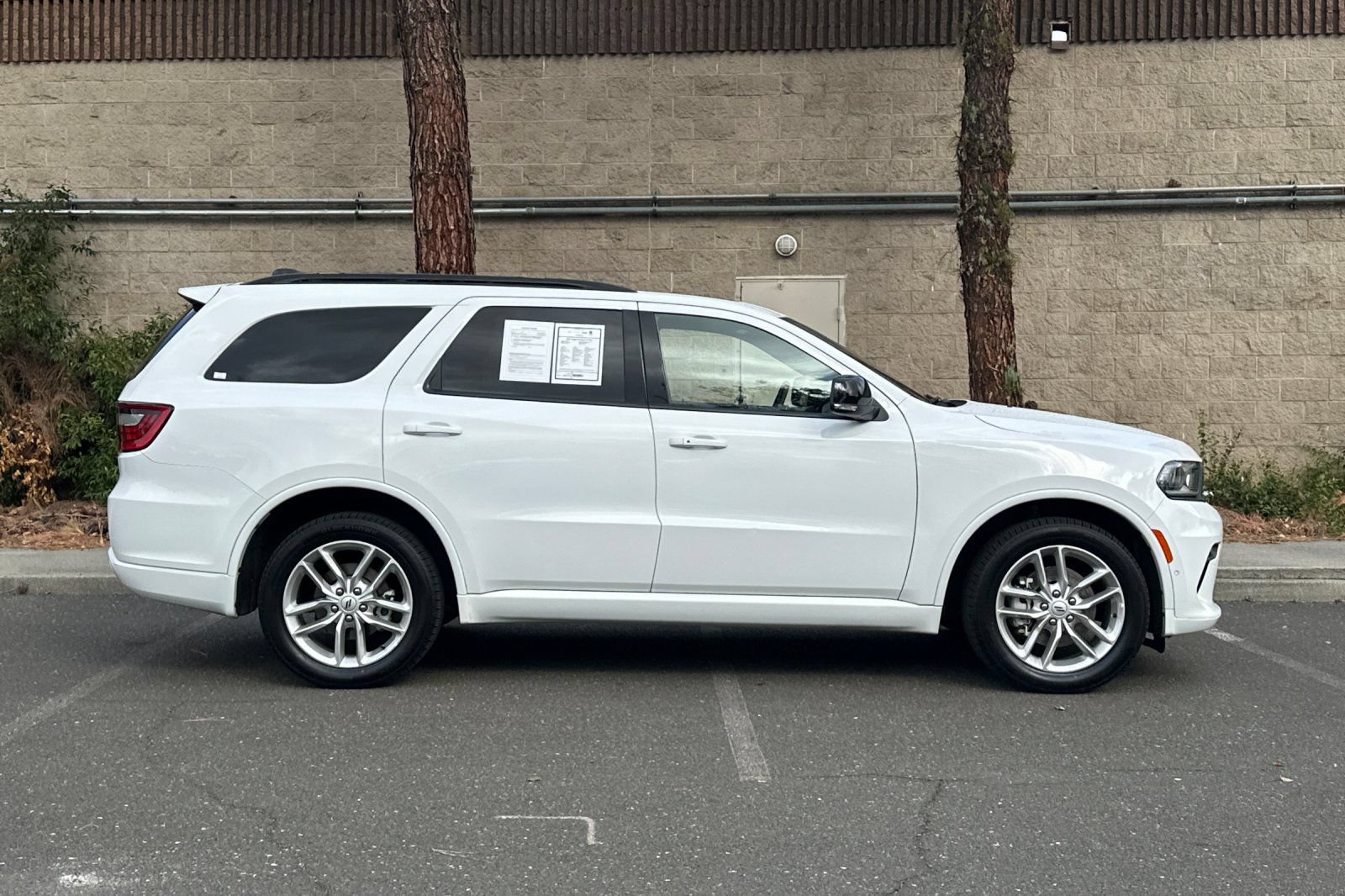 Used 2025 Dodge Durango GT AWD/4WD image 2