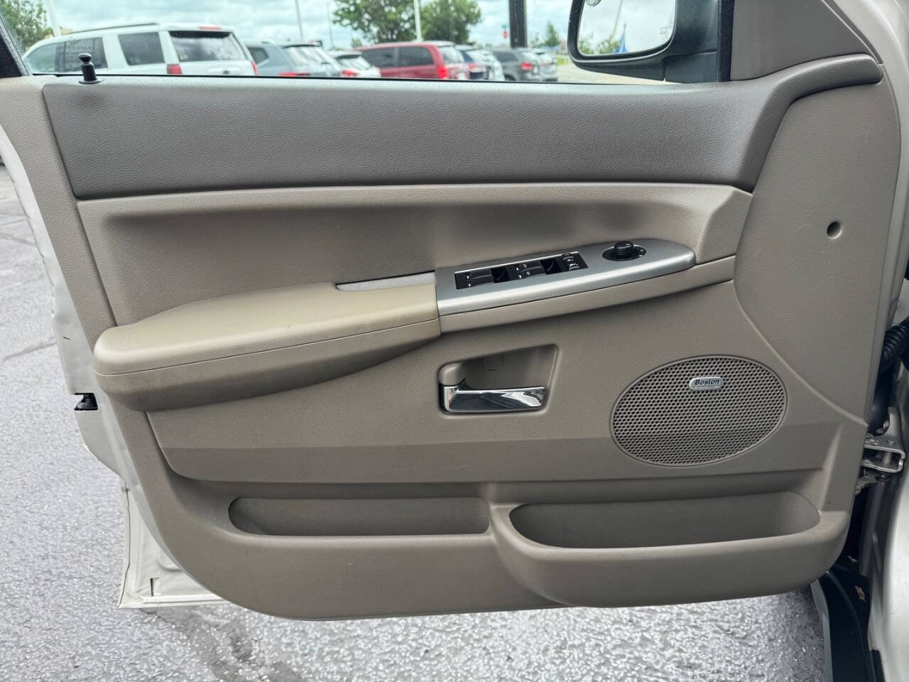 Used 2009 Jeep Grand Cherokee Laredo AWD/4WD image 15